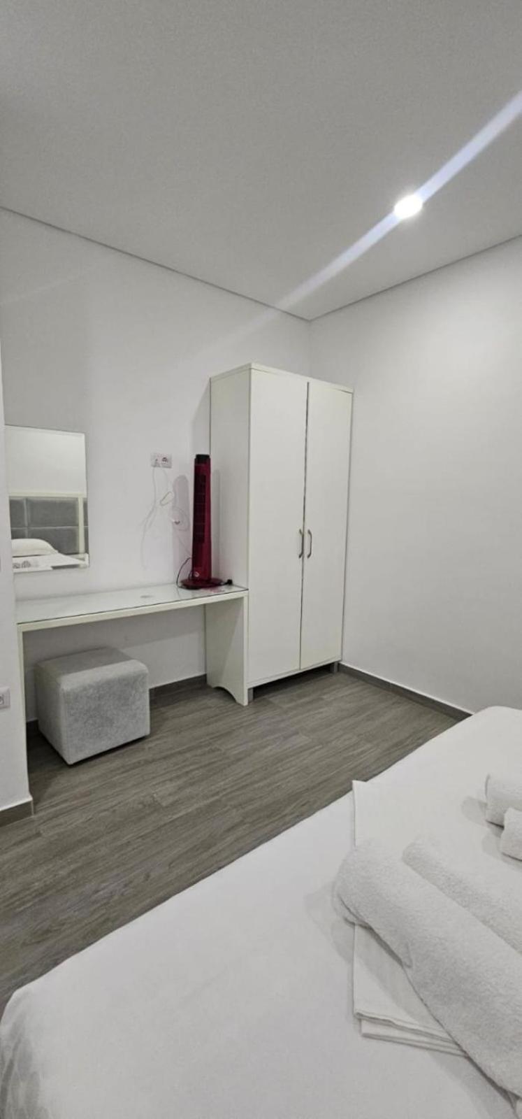 Hotel Edina Apartments By Hp Saranda Dış mekan fotoğraf