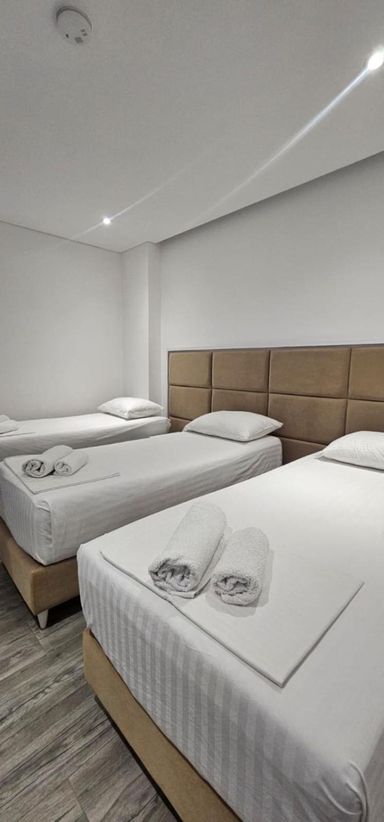 Hotel Edina Apartments By Hp Saranda Dış mekan fotoğraf